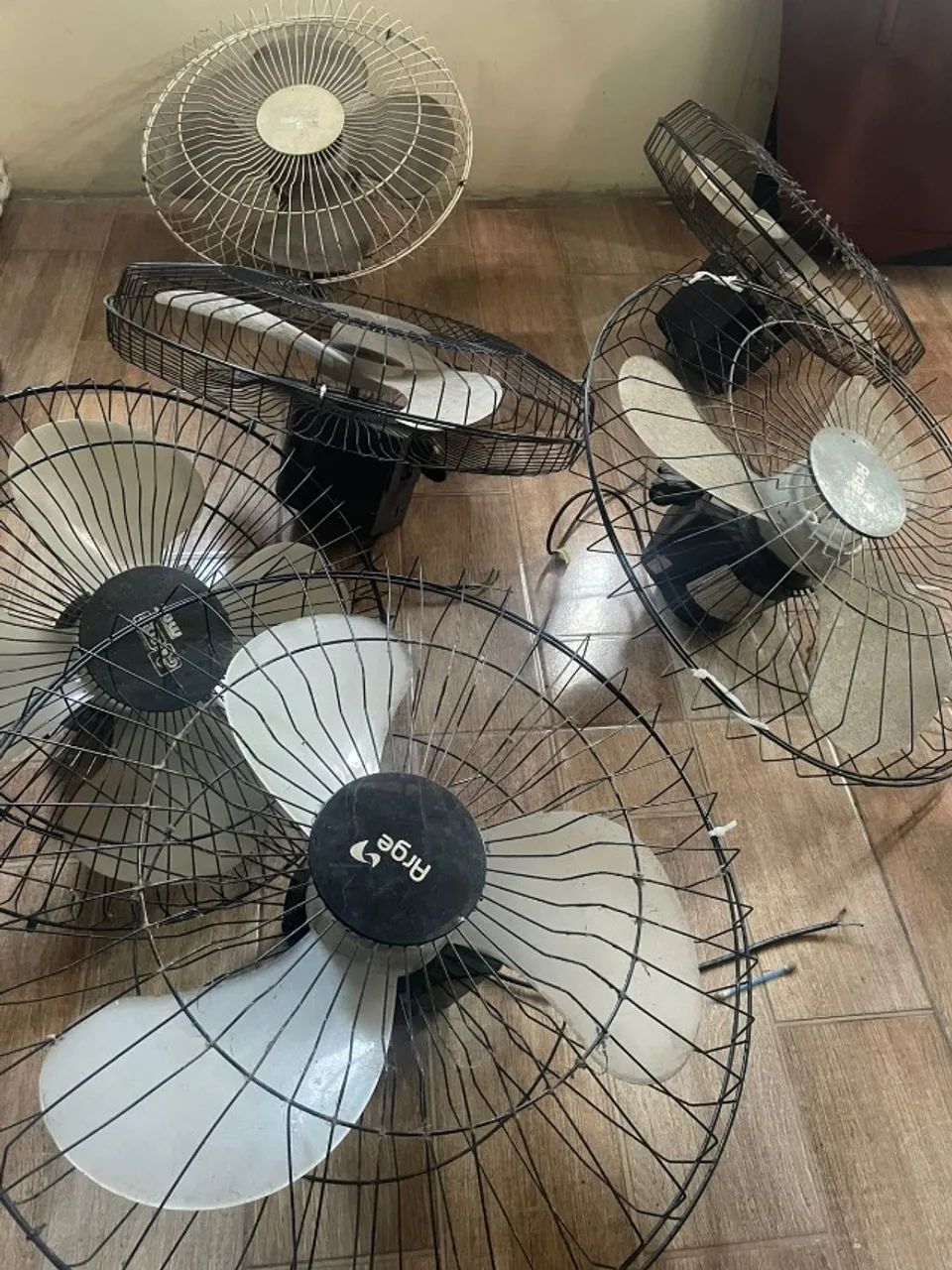 Pacote com 6 Ventiladores de Parede