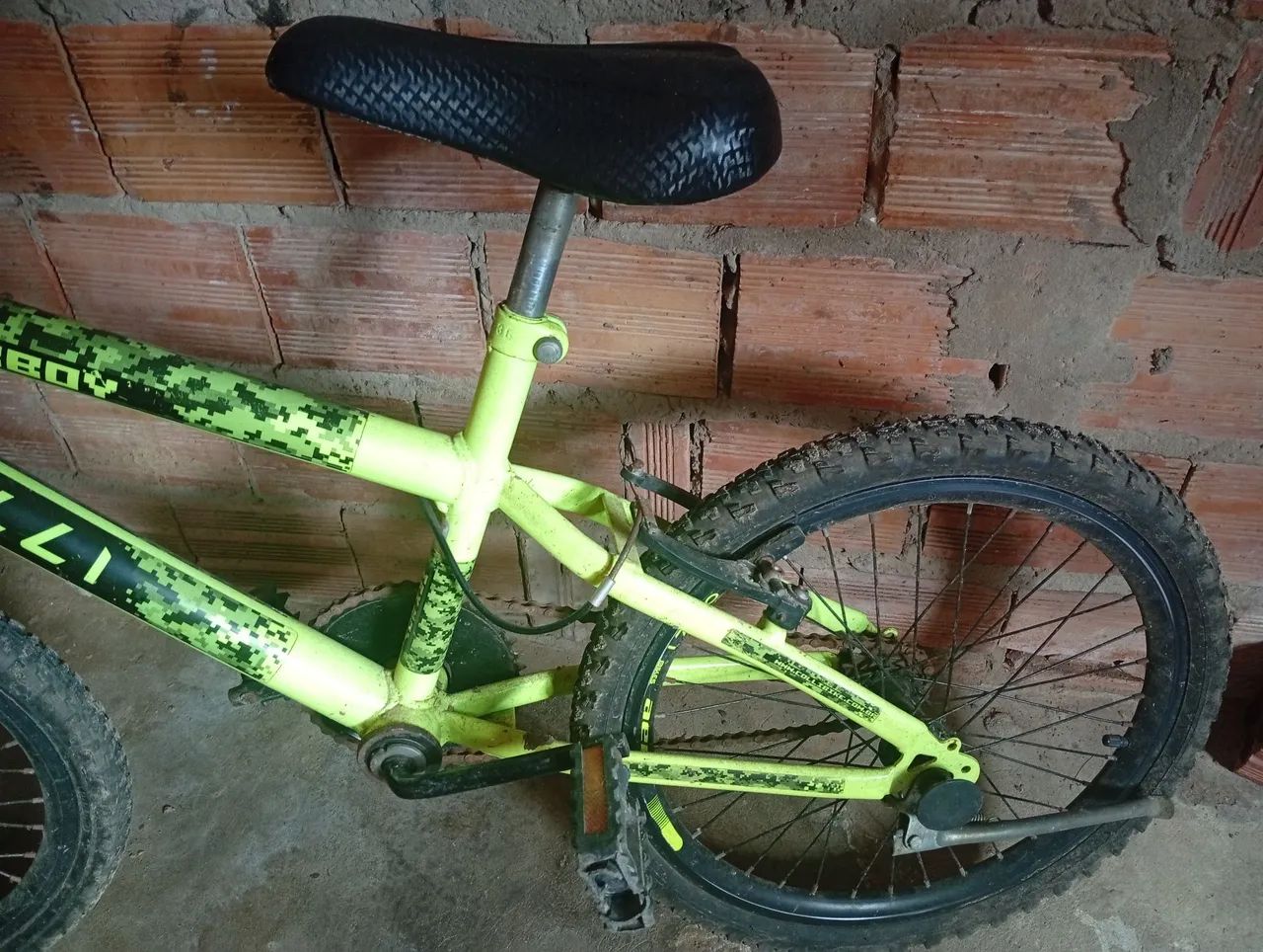 Bicicleta semi nova 