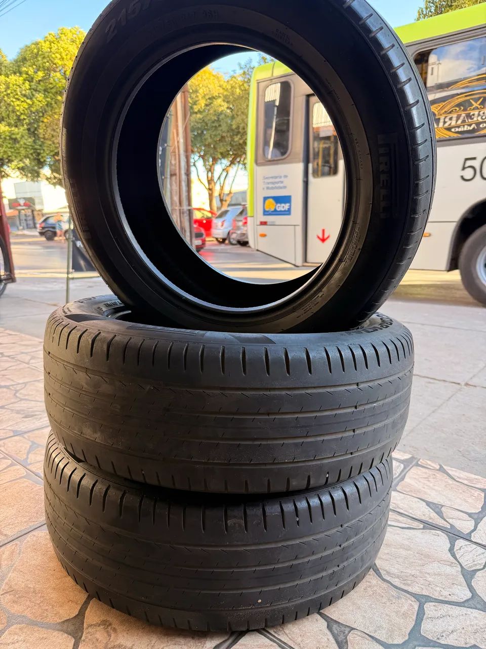 Pneu Pirelli 215/60R17 - Foto 4