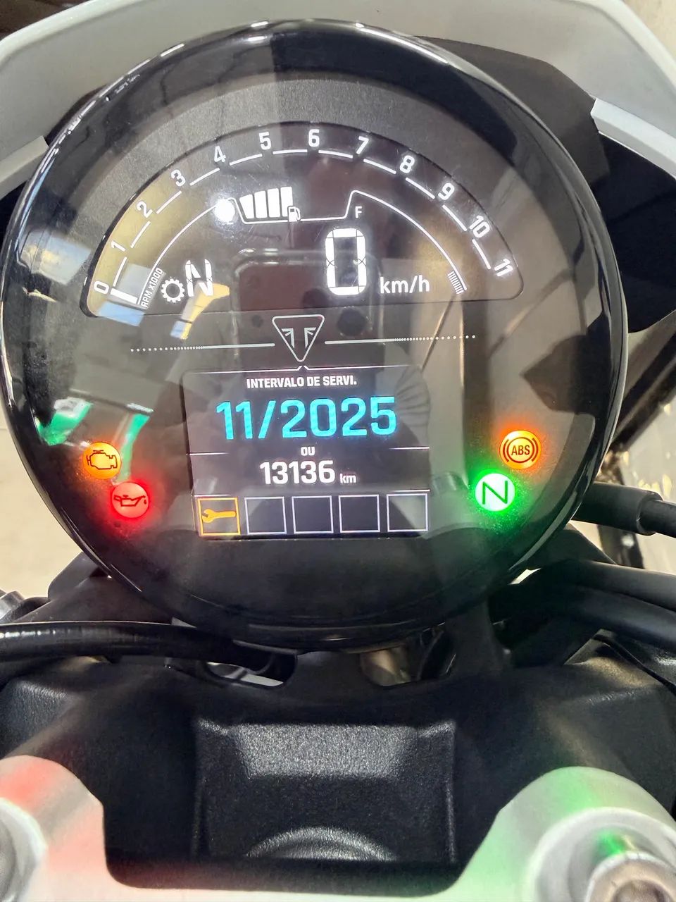 TRIUMPH TRIDENT 660 TRIBUTE 2025 - Foto 4