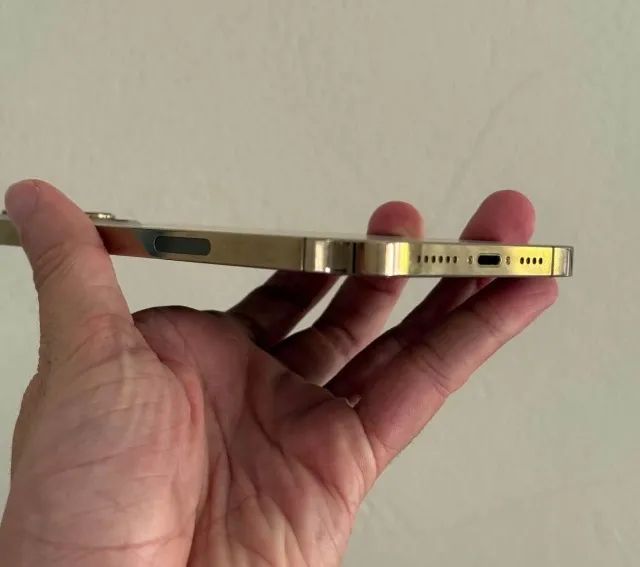 iPhone 12 Pro Max gold sem detalhes top  - Foto 4