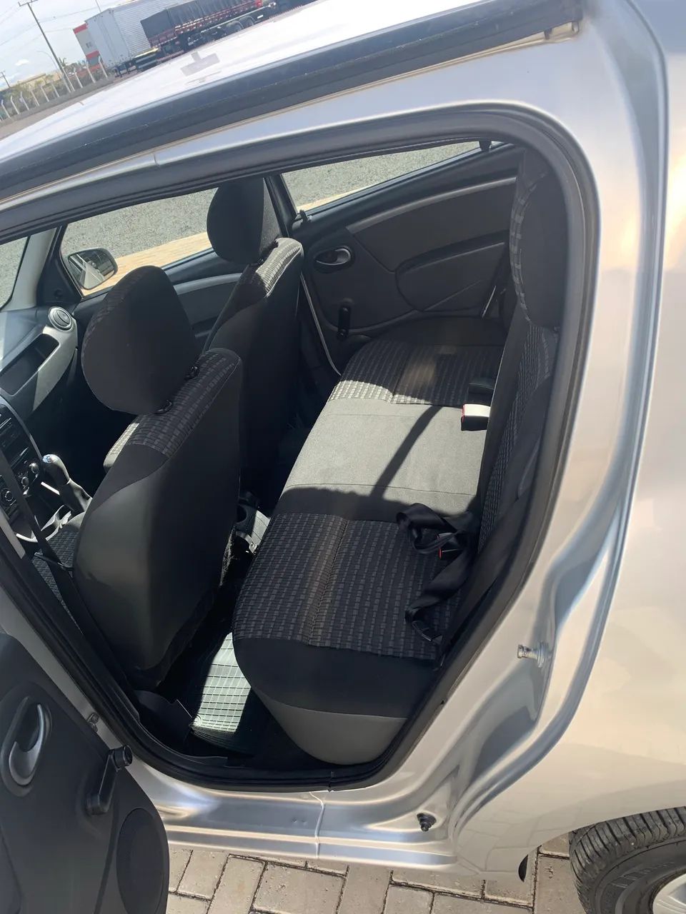 Renault Sandero Expression Hi-flex 1.0 16V 5P 2012 - Foto 4
