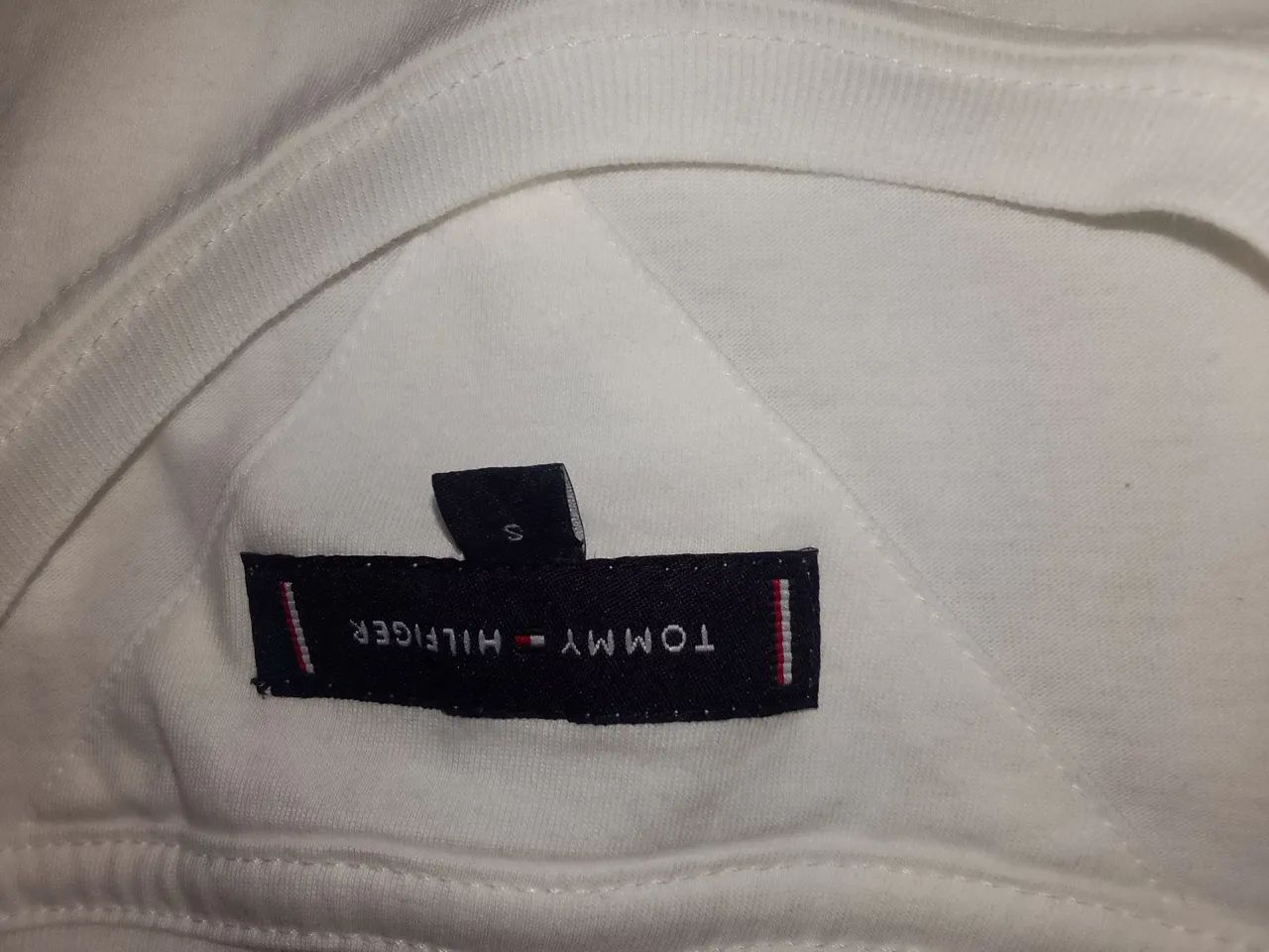 Camiseta tommy branca nova e original - Foto 3