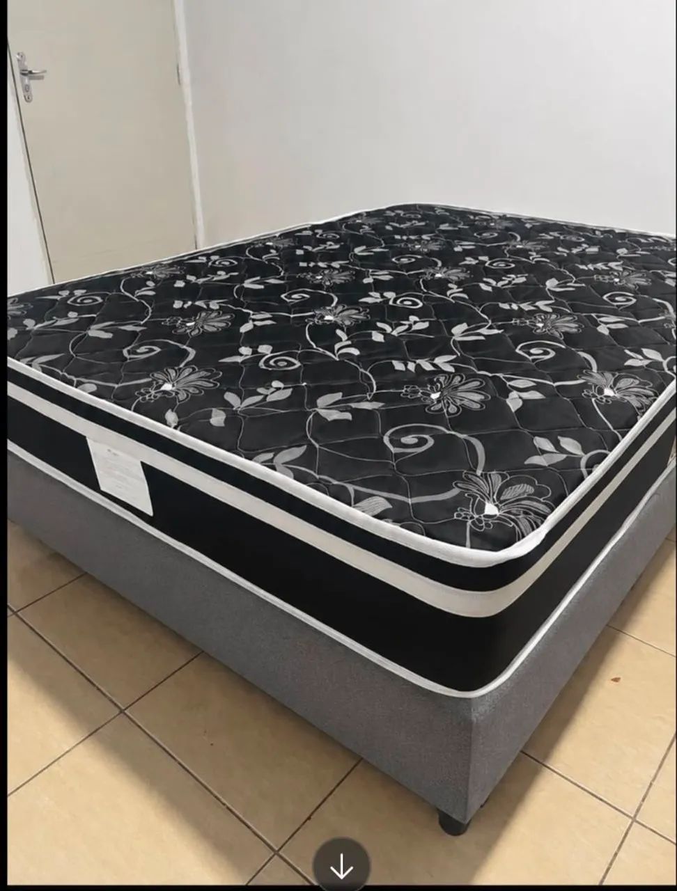 Base box e colchão molas 999,99