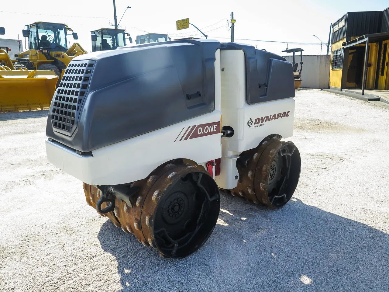 Rolo compactador DYNAPAC D.ONE 2022 com 1.180h de operação - Foto 4