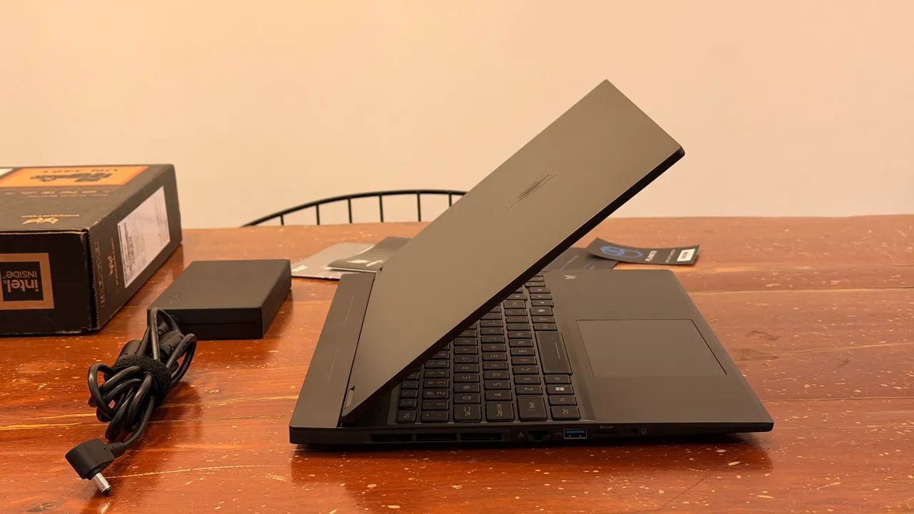 Acer Predator Helios Neo 16s oled ai rtx5060 1tb - Foto 5