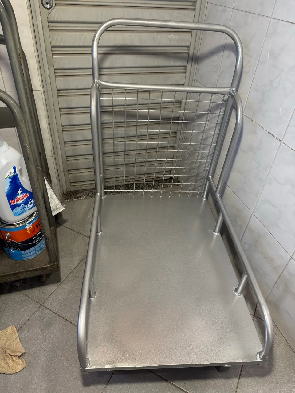 02 dois carrinhos de carga  por 600