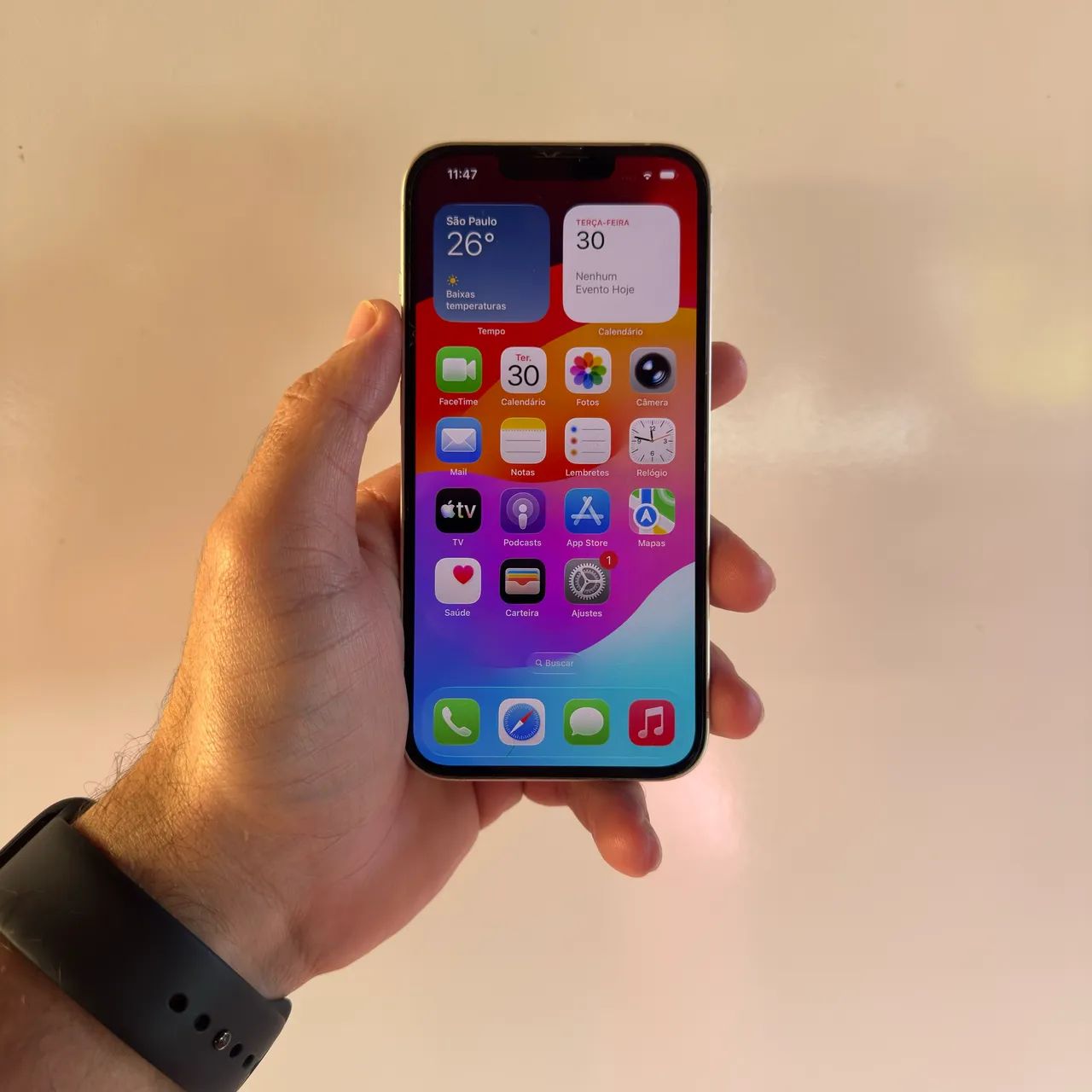 iPhone 14 128 branco em perfeito estado.