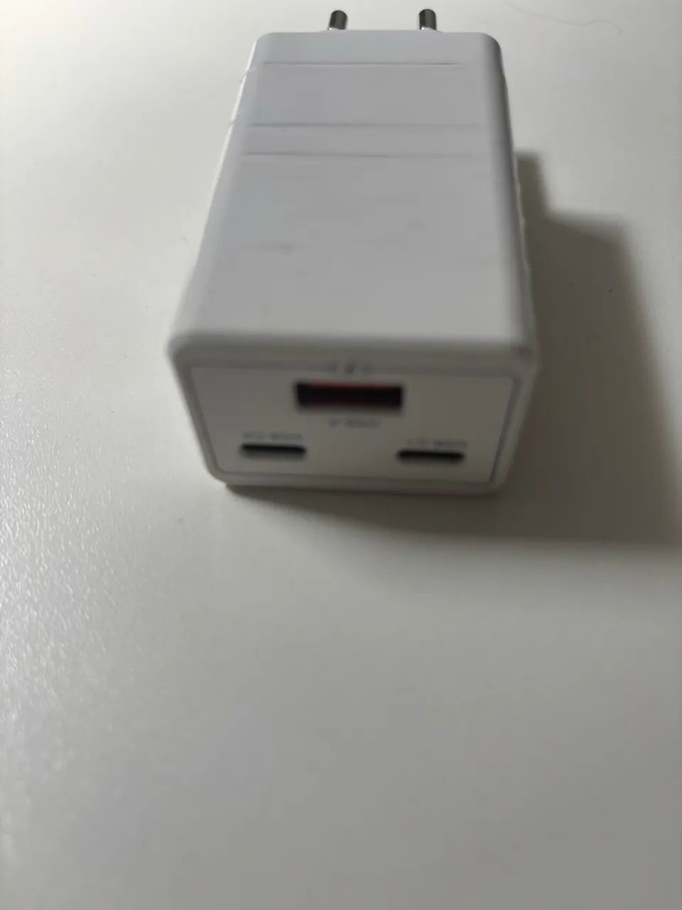 Carregador celular e notebook 
