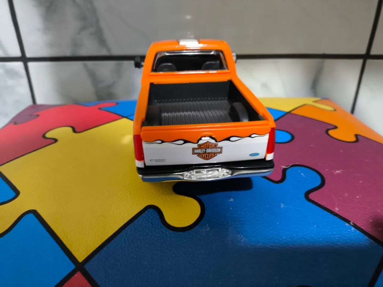 Miniatura Ford F350 Super Duty 1/27 Harley Davidson  - Foto 3