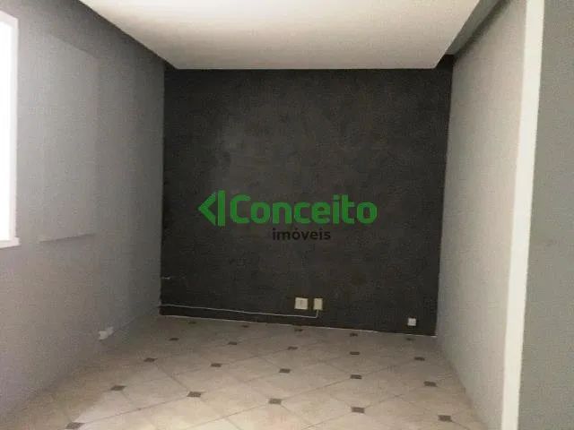 EM ÓTIMA LOCALIZAÇÃO, PRÓXIMA AO COMÉRCIO DO BAIRRO. - Foto 3