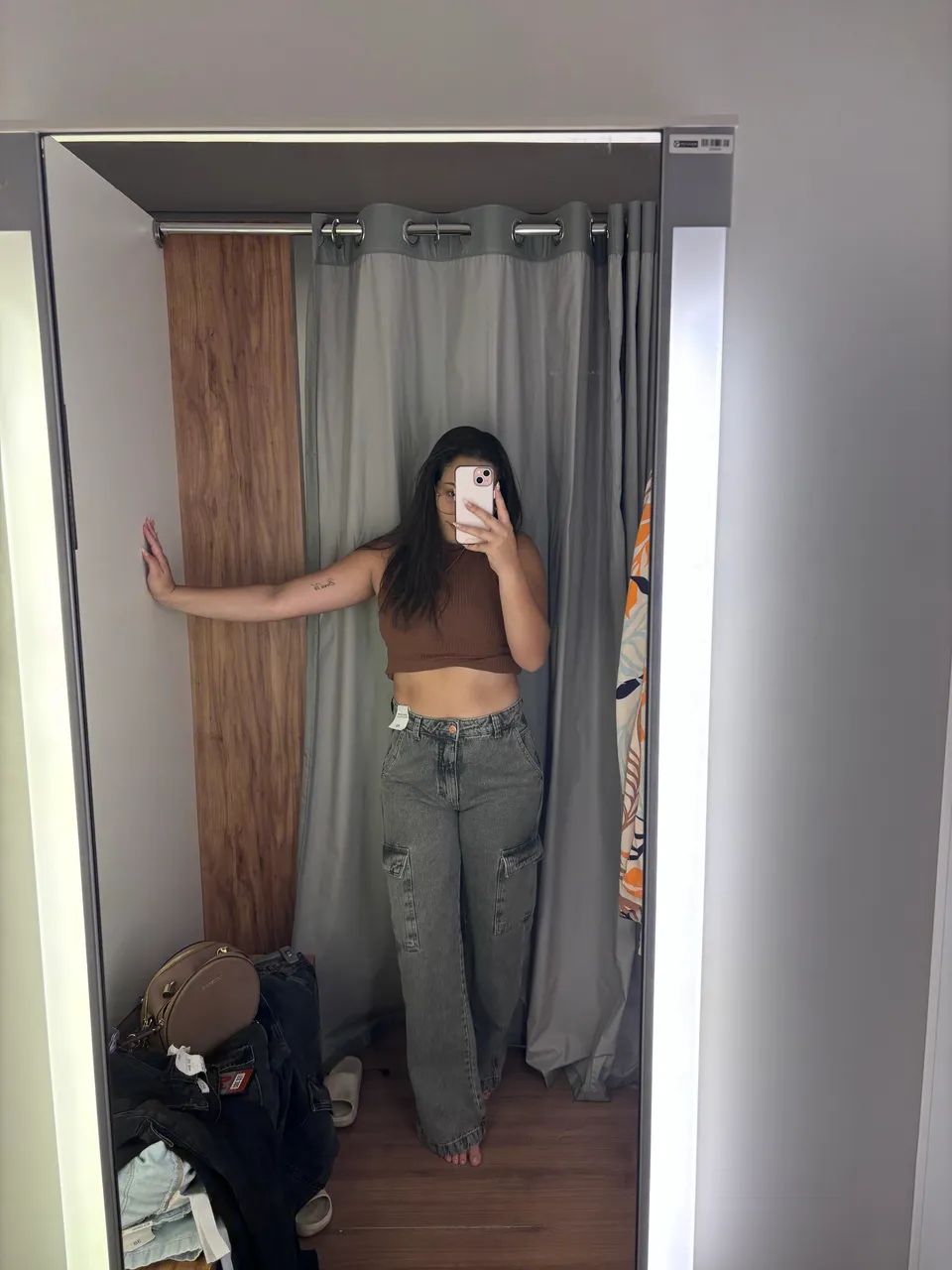 Vendo calça cargo preta 