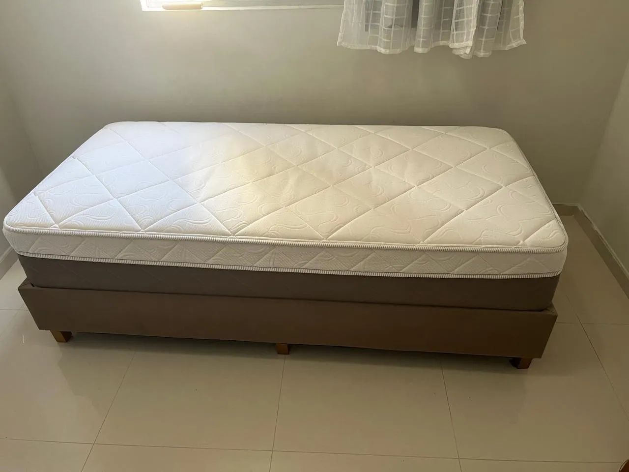 Cama solteiro JACAÚNA