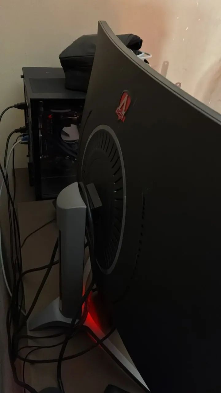 Monitor AGON AG323FCXE - Foto 2