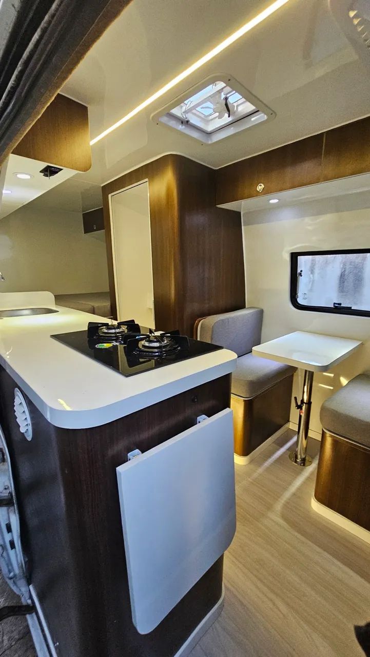 Montagem de motorhome no seu veículo 