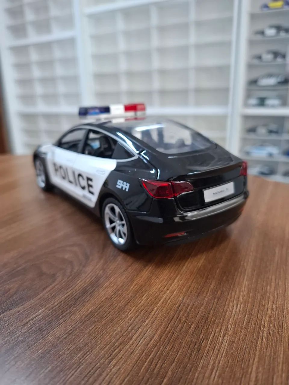 Miniatura Police 1/24 Tesla Model 3 LSPD Eletric - Foto 3