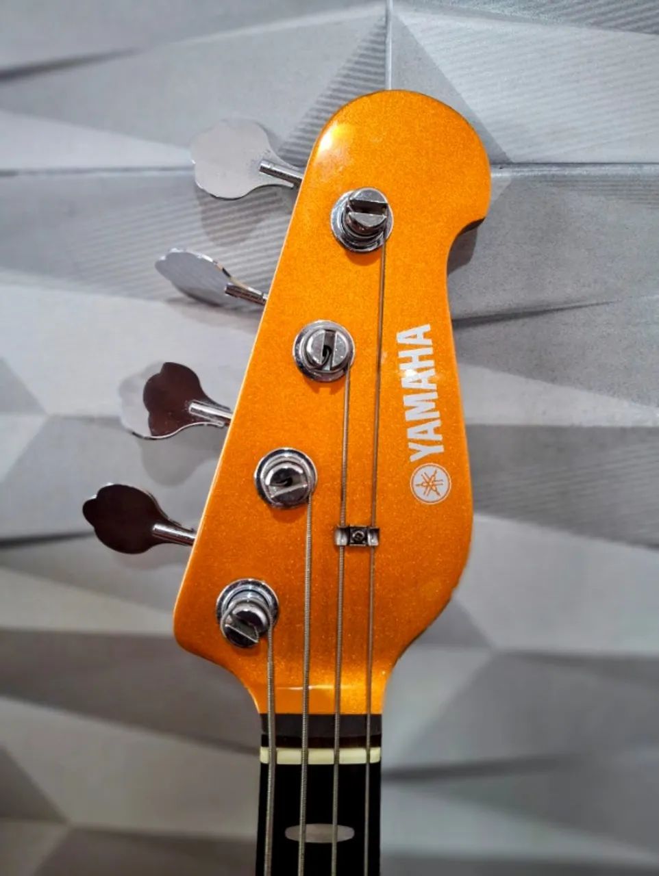 ヤマハ　YAMAHA　BB414　ギター Contra-Baixo Yamaha BB414 Tangerine - Raridade - Instrumentos