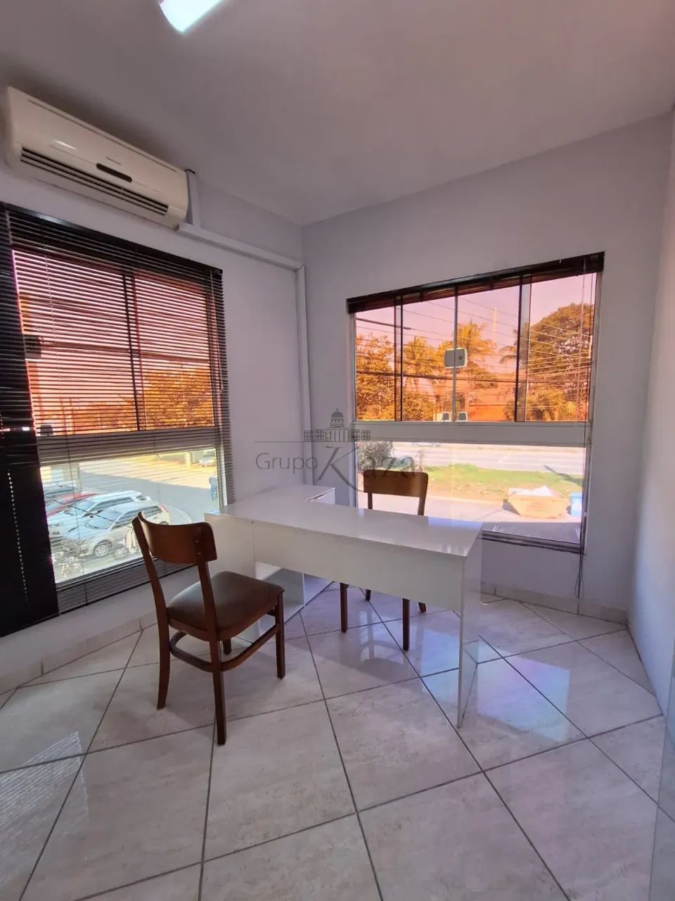 Oportunidade - Sala Comercial - Villa Branca - Jacareí - 15m².