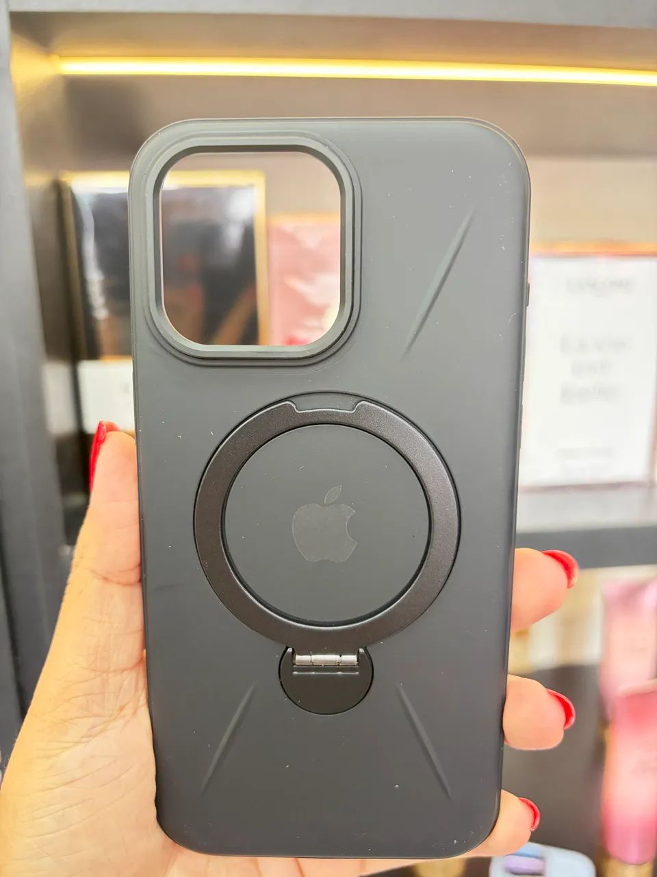 Capa iPhone 13 -14Pro Max - 15 -15 Pro Max com suporte (Novo)  - Foto 2