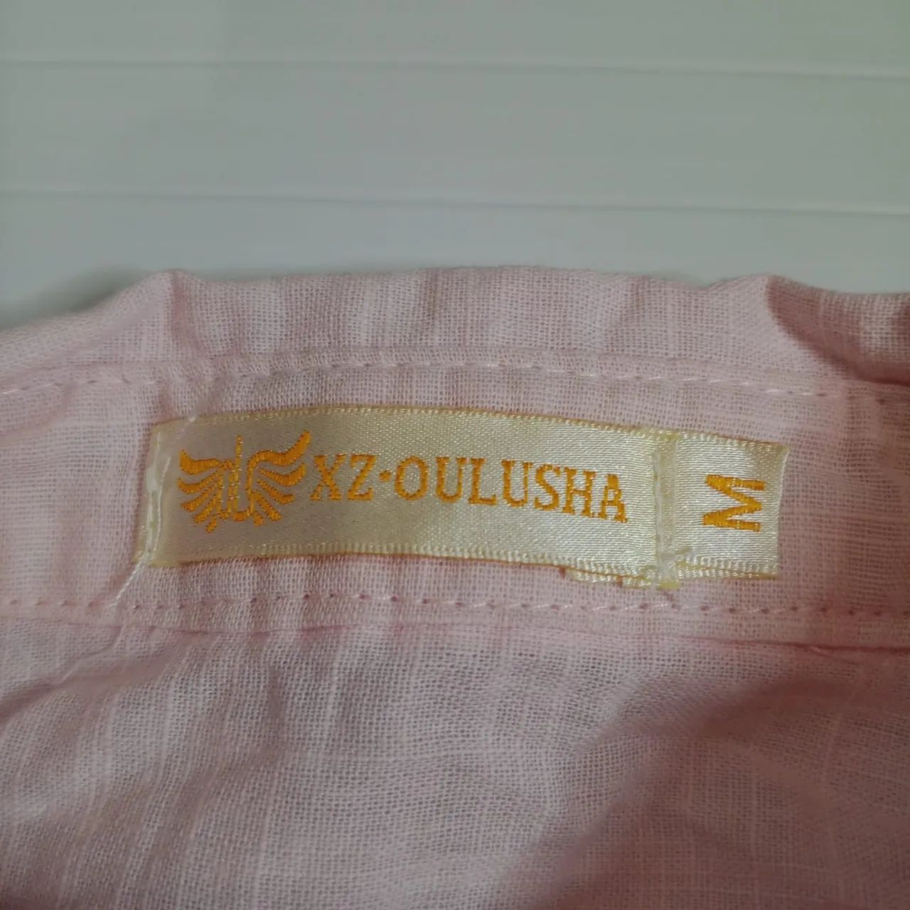 Camisa rosa tamanho P camisa meia manga estampada camisa rosa feminina usada - Foto 2