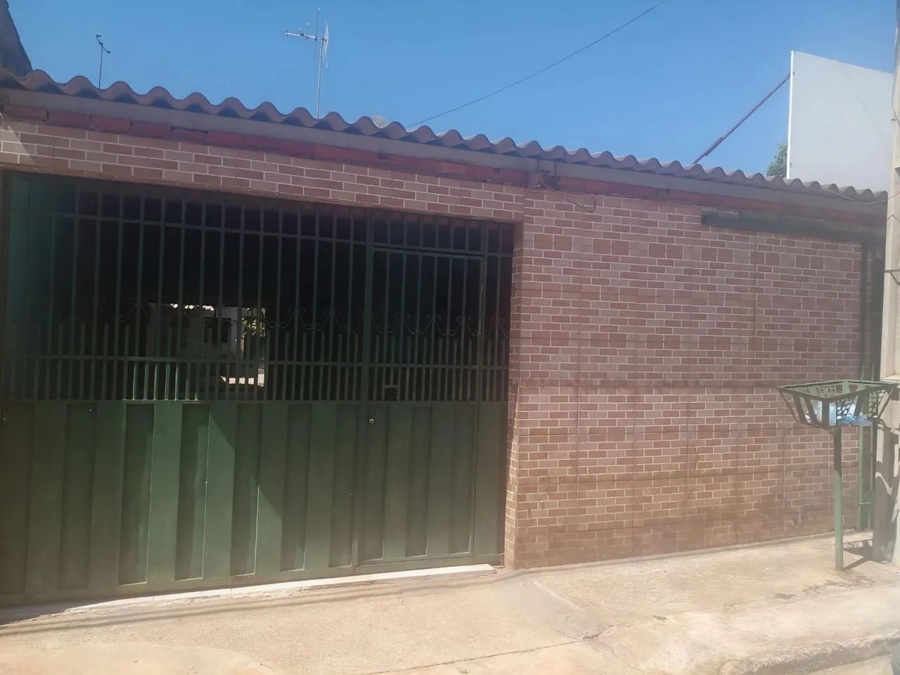 ? CASA À VENDA - ÁGUAS LINDAS DE GOIÁS/GO