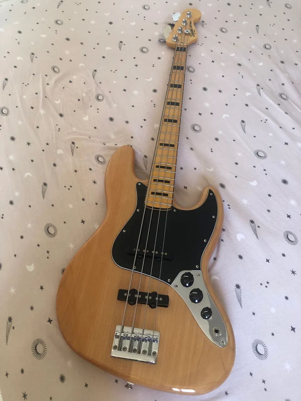 Baixo Squier Vintage Modified