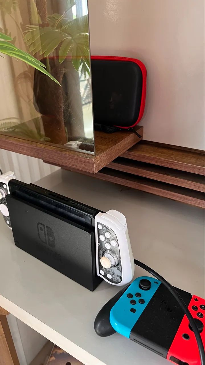 Nintendo Switch v2 desbloqueado com 4 Joycon 