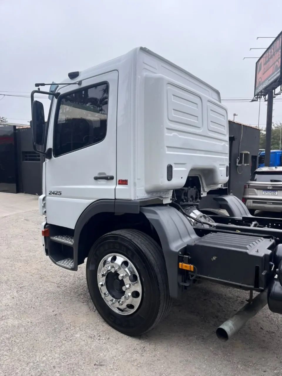 Mb Atego 2425 2011 6x2 Chassis  - Foto 4