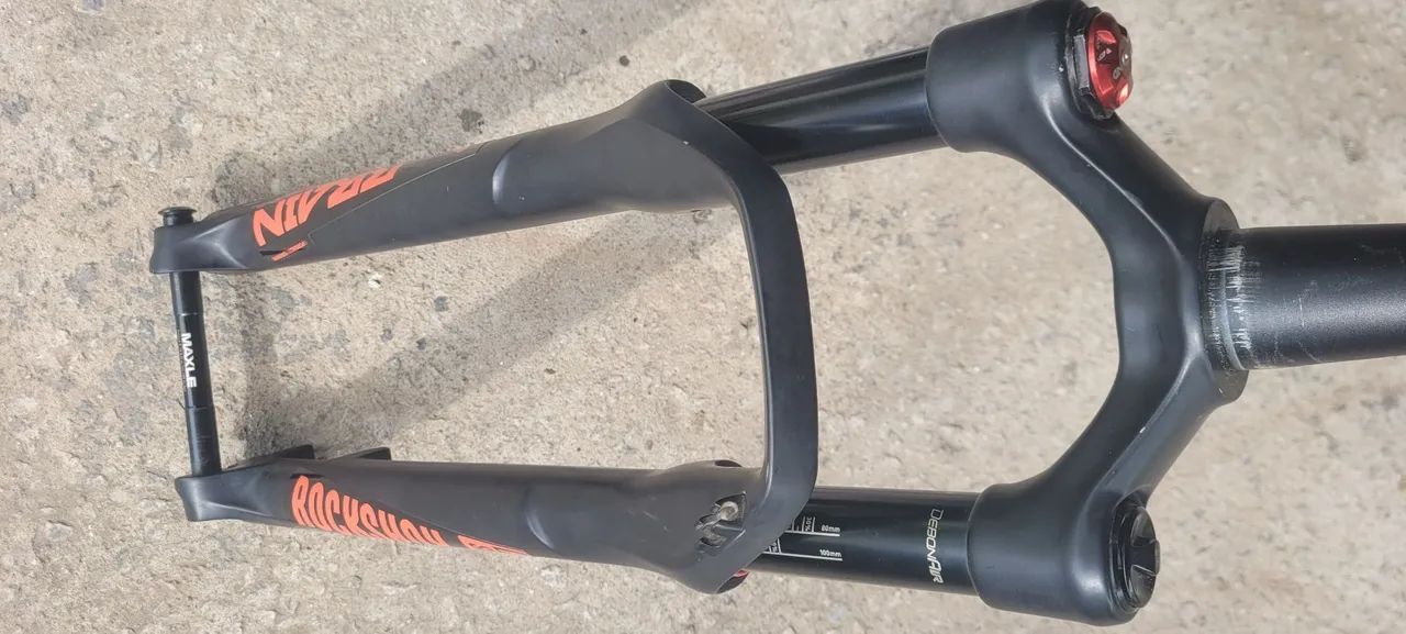 suspensão rockshox sid brain boost aceito troca com suspa 140mm  - Foto 5