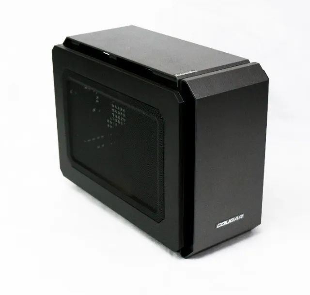 Gabinete ITX Cougar QBX