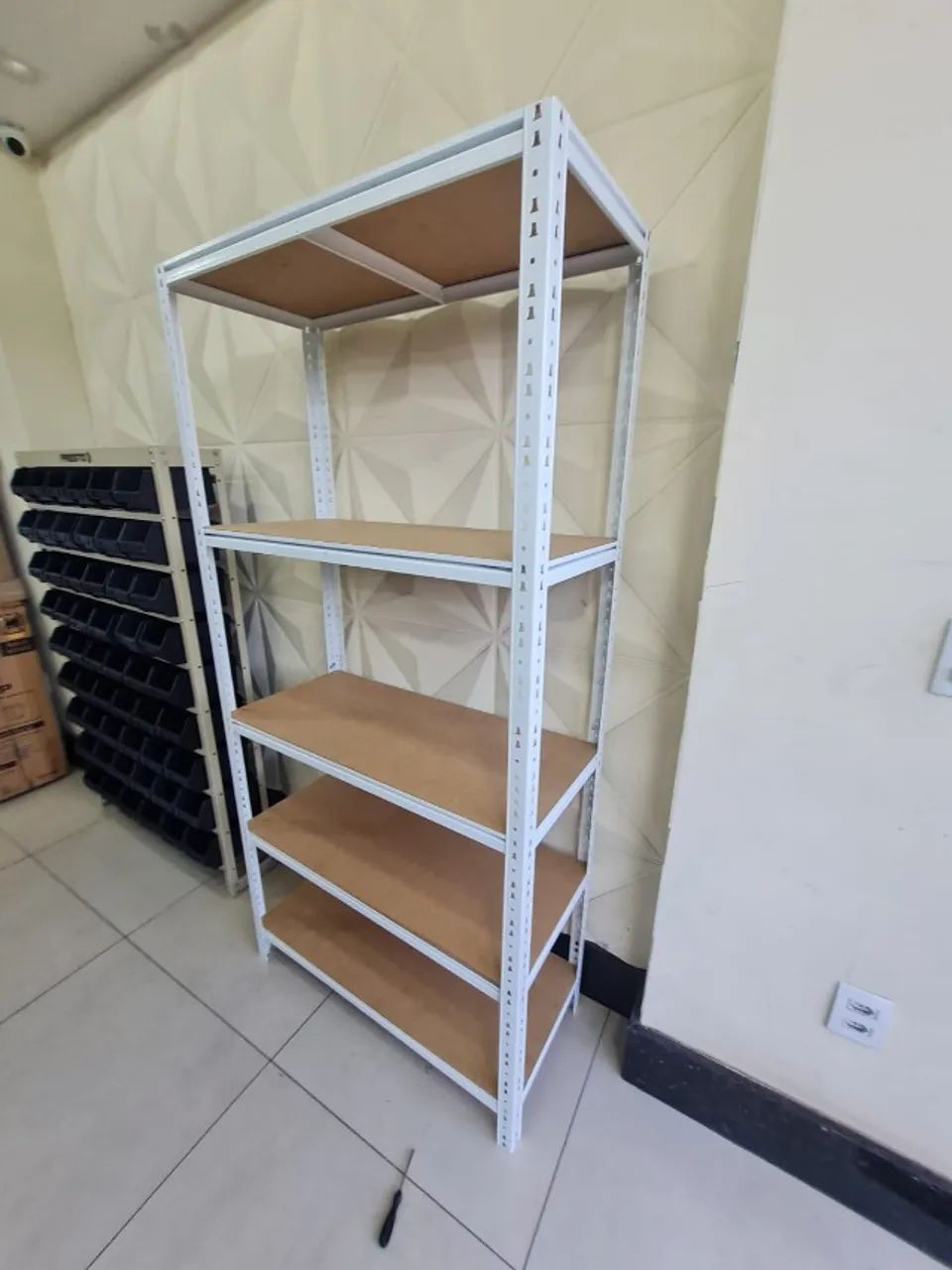 Estante compacta de aço com prateleira em MDF - Foto 2