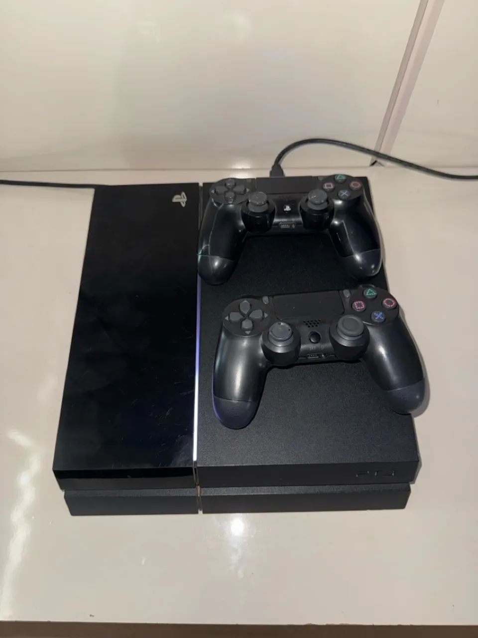Ps4 Fat Desbloqueado + 2 controles - Foto 4