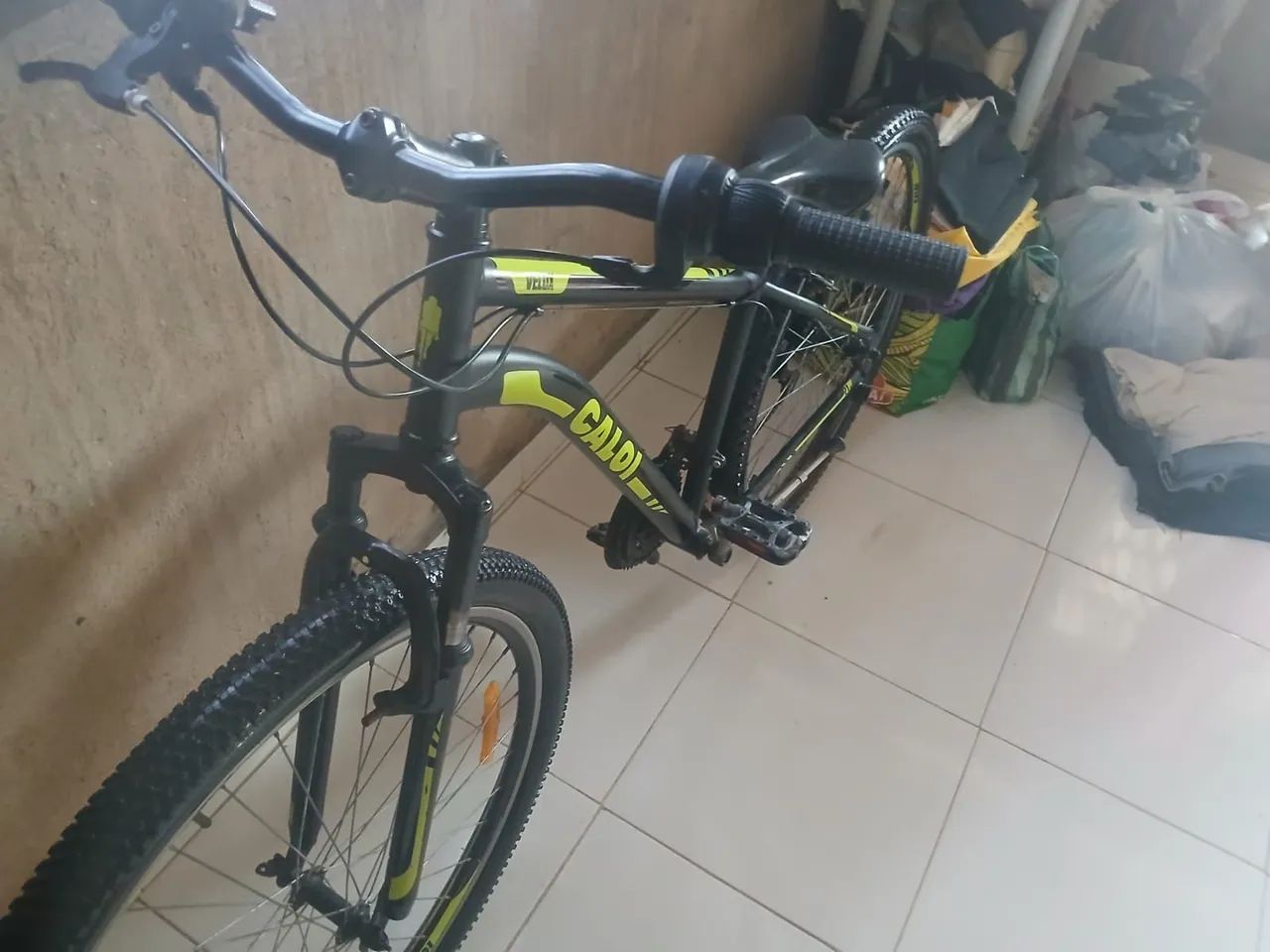 Bicicleta aro 29 calor semi nova - Foto 3