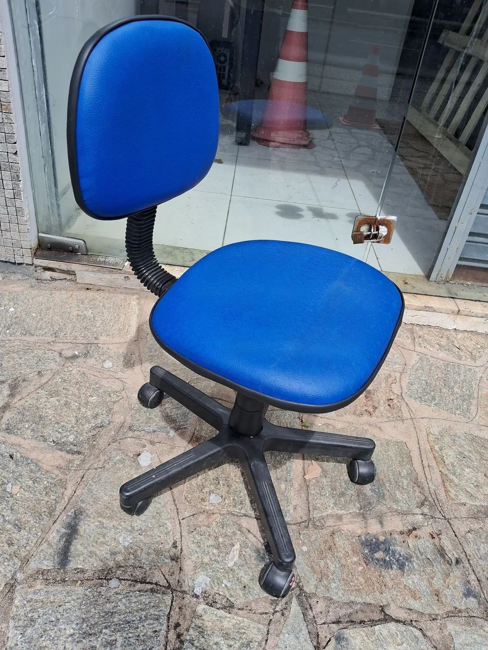 Cadeira giratória secretaria  - Foto 4