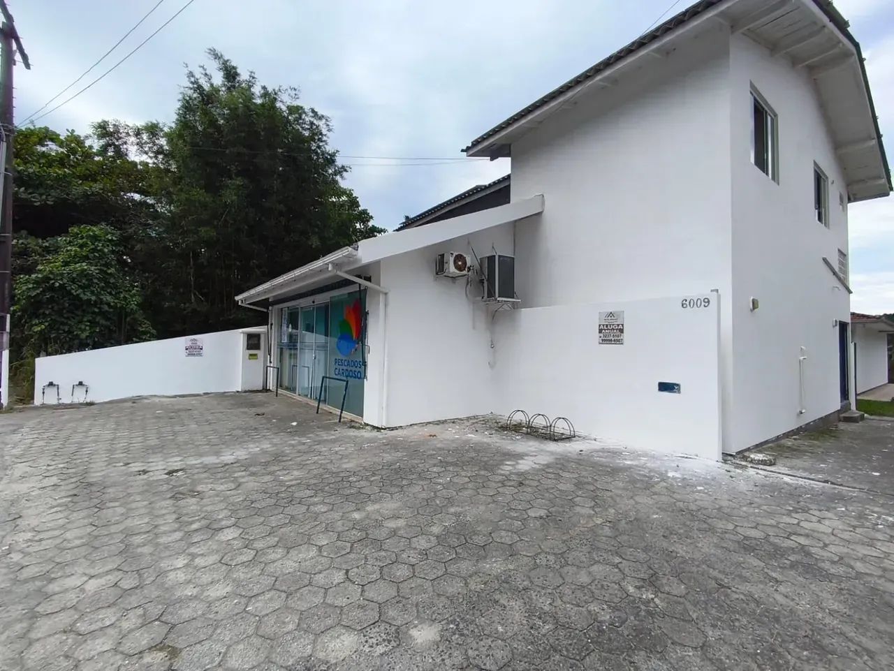 Imóvel comercial para locação com 200m², na Armação.
