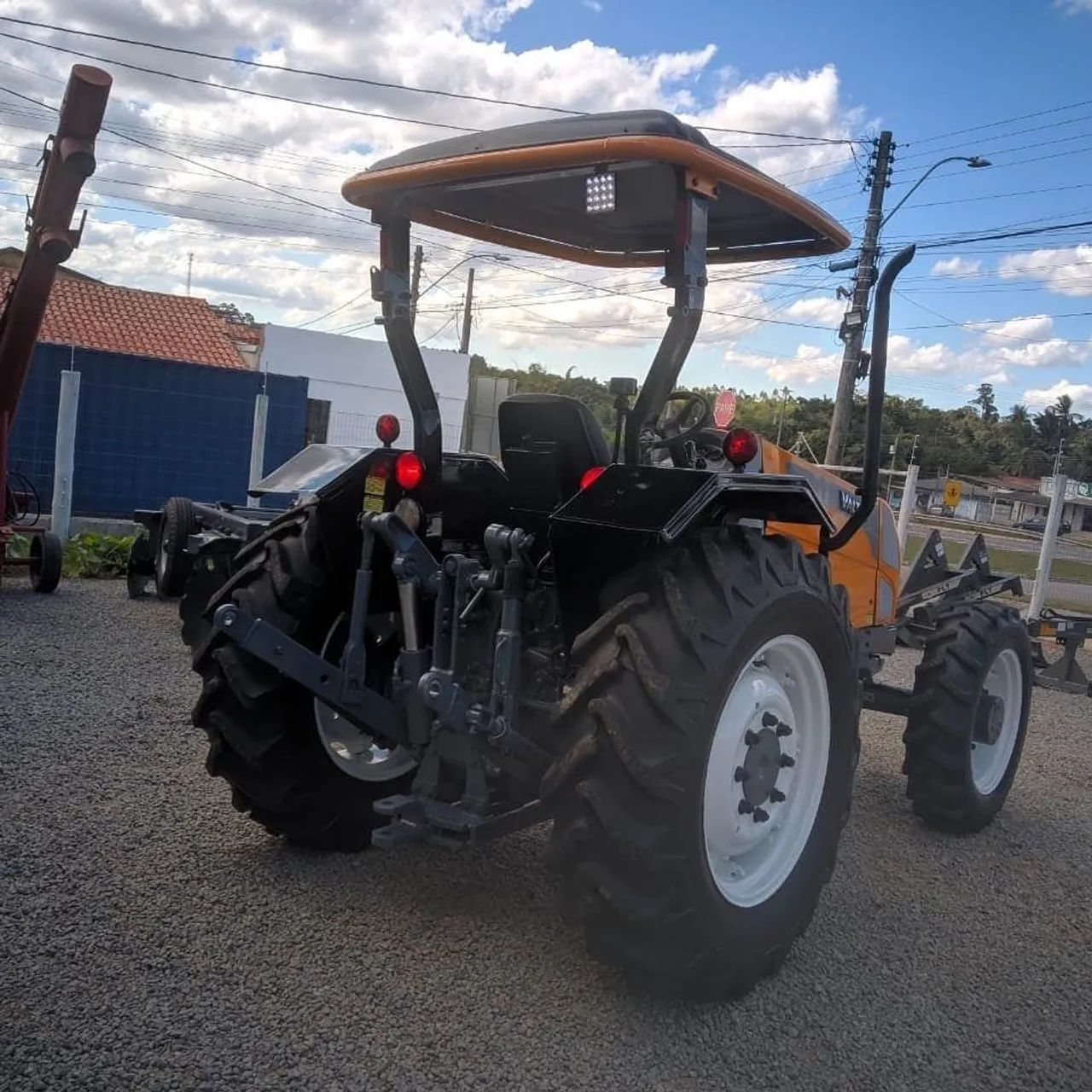 TRATOR VALTRA  - Foto 4