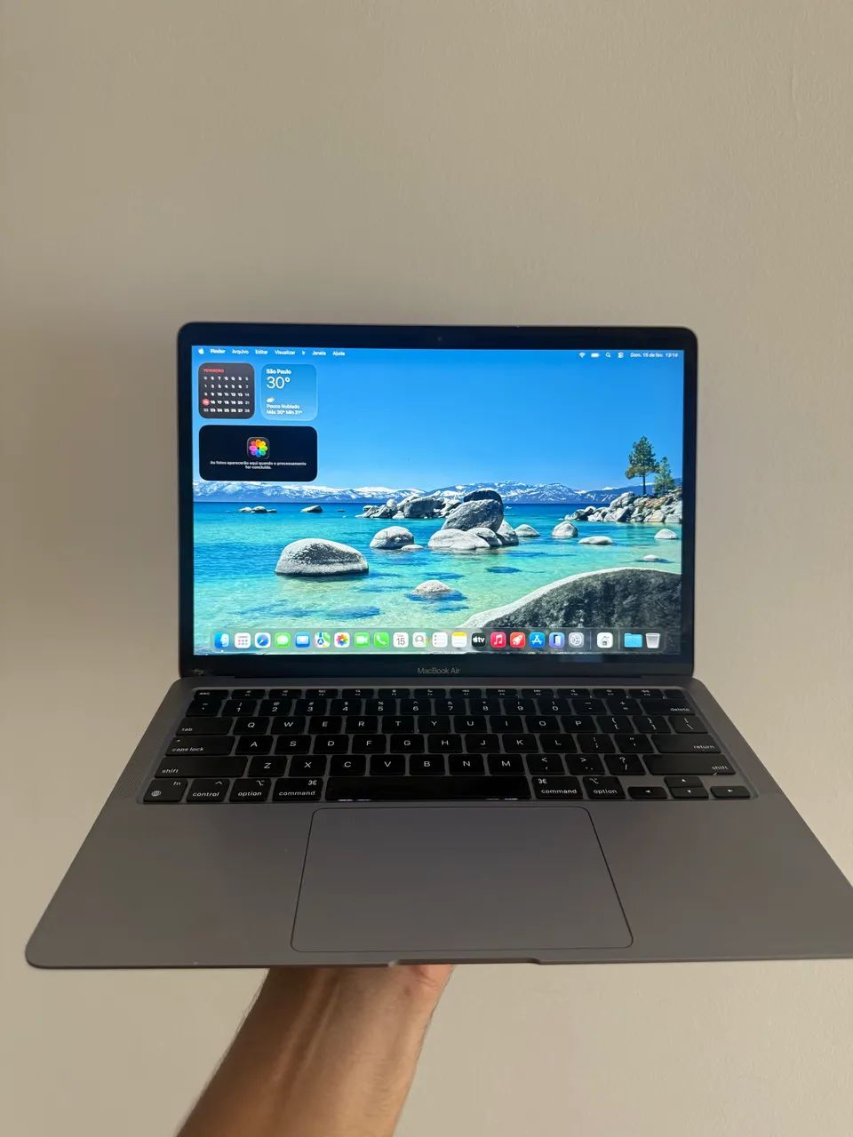 MacBook Air m1 8gb/256gb detalhe na moldura - Notebooks