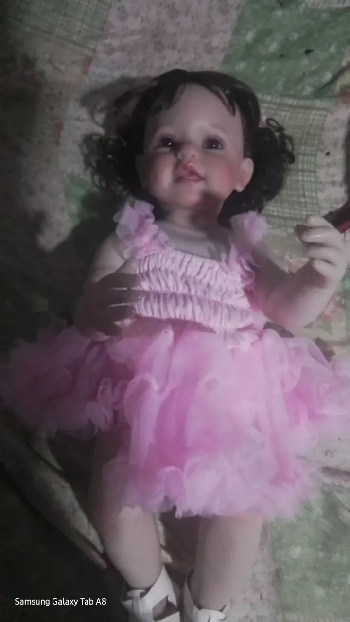 Boneca reborn com corpinho em vinil siliconado  - Foto 4