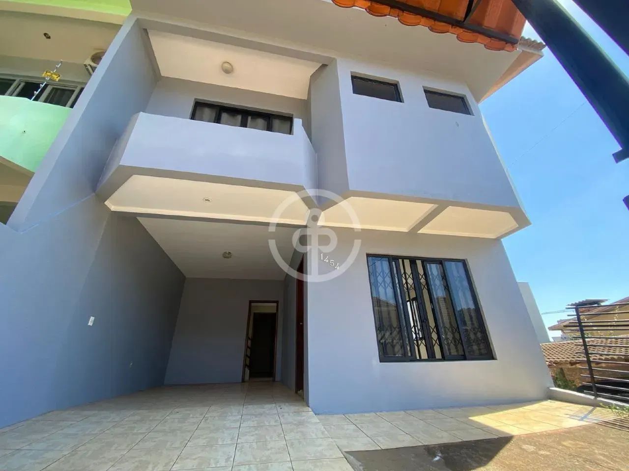 Sobrado com 03 suites + 01 dormitório