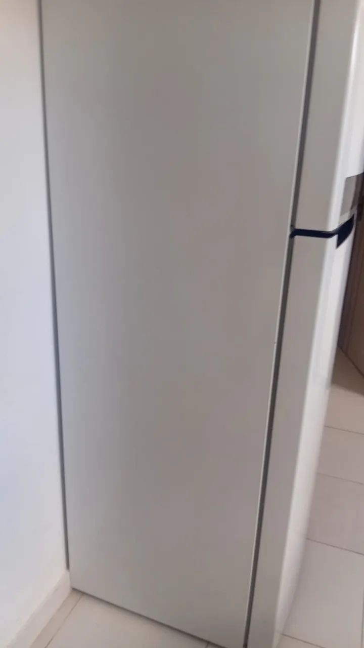 Geladeira Midea 