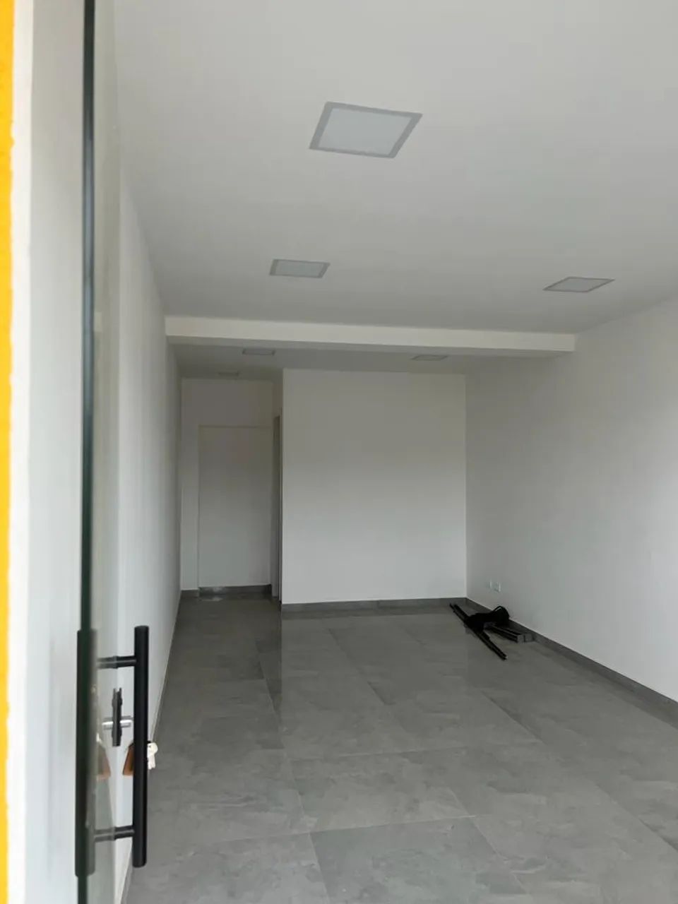 Aluga-se sala comercial 