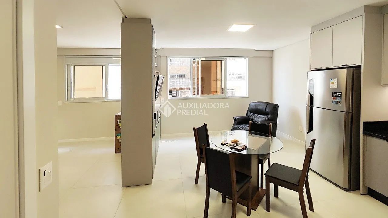 Studio mobiliado de 38m² com 1 dormitório e 1 vaga à venda na Trindade - Florianópolis - Foto 2