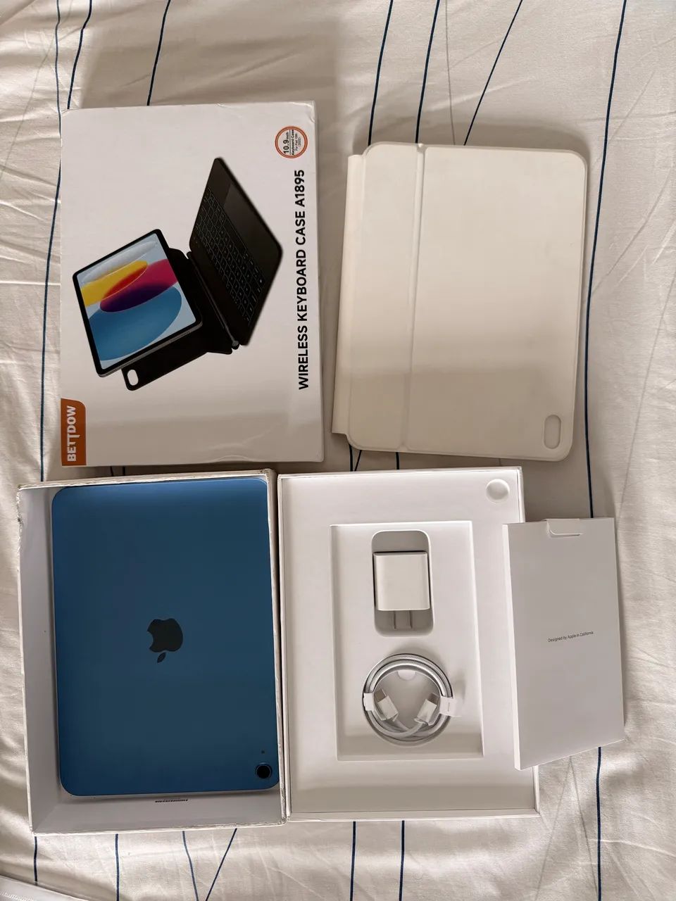 iPad de 11ª Geração (Chip A16 Bionic) 128GB Azul + Capa com