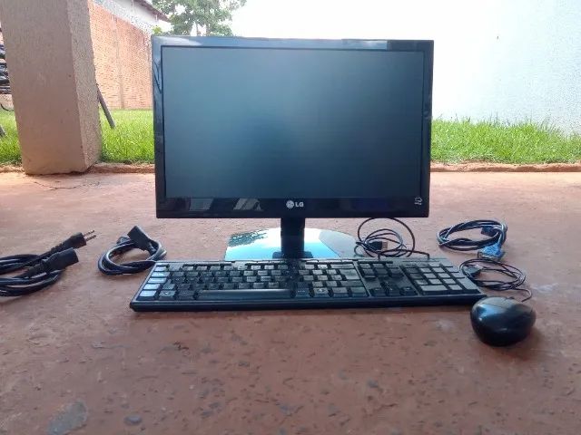 Monitor, teclado e mause