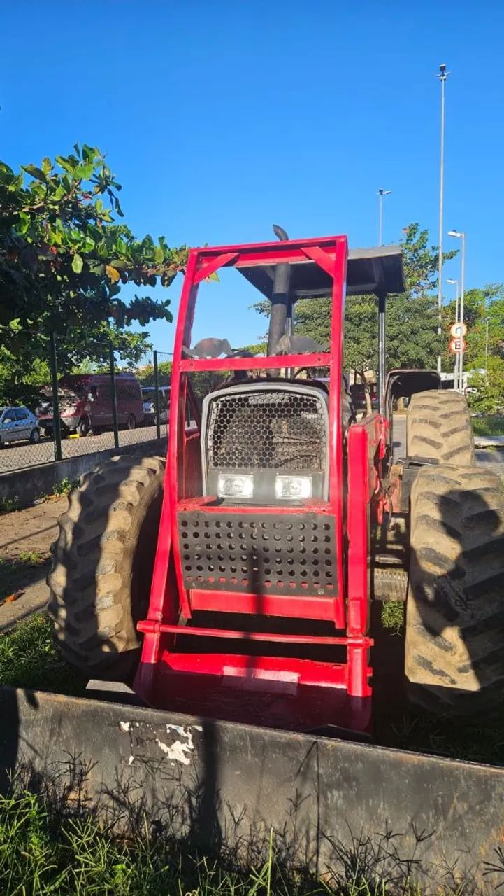 Trator Massey Ferguson 4x4 - Foto 2
