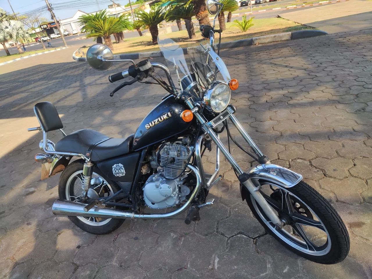 Suzuki intruder 125 customizada - Foto 2