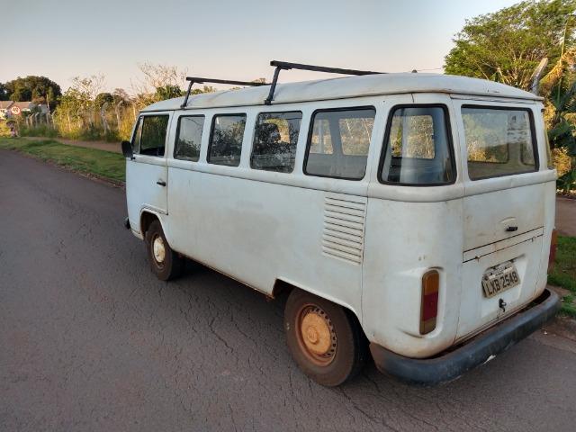 Kombi de passageiro ano 95, não tem podre na lataria