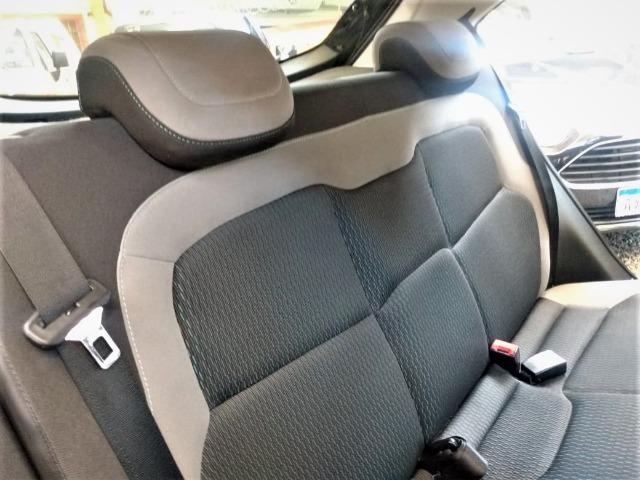 Gm - onix completo baixa km,1 dono,dh,ac,vte,air bag,dvd,estepe s/ uso,impecavel,placa a - Foto 7