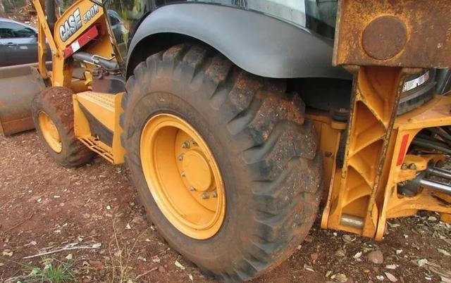Retroescavadeira Case 580n 4x4 - Foto 5