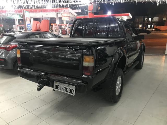 Mitsubishi L200 GLS 2.5 4x4 2003 DIESEL - Mogi das Cruzes - Foto 4